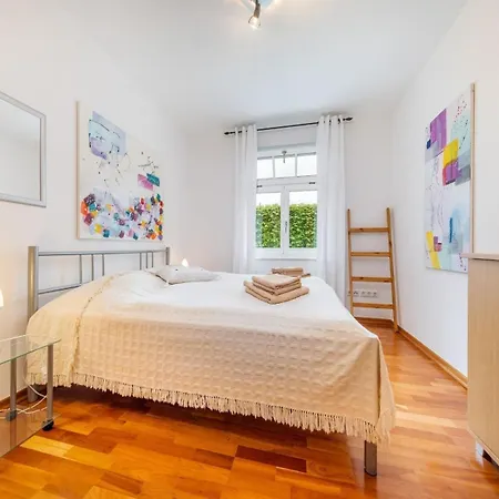 Ruegenbrise-am-wasser-fewo-eg Appartamento